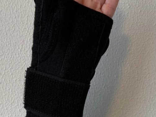 10.NEOPREN BAŞ PARMAK DESTEKLİ EL BİLEK ATELİ tbtü41